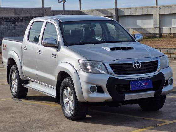 TOYOTA HILUX 3.0 SRV 4X4 CD 16V TURBO INTERCOOLER DIESEL 4P AUTOMÁTICO TOYOTA HILUX 3.0 SRV 4X4 CD 16V TURBO INTERCOOLER DIESEL 4P AUTOMÁTICO